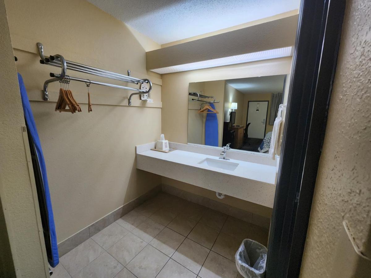 Budget Host Inn Хендерсон Экстерьер фото